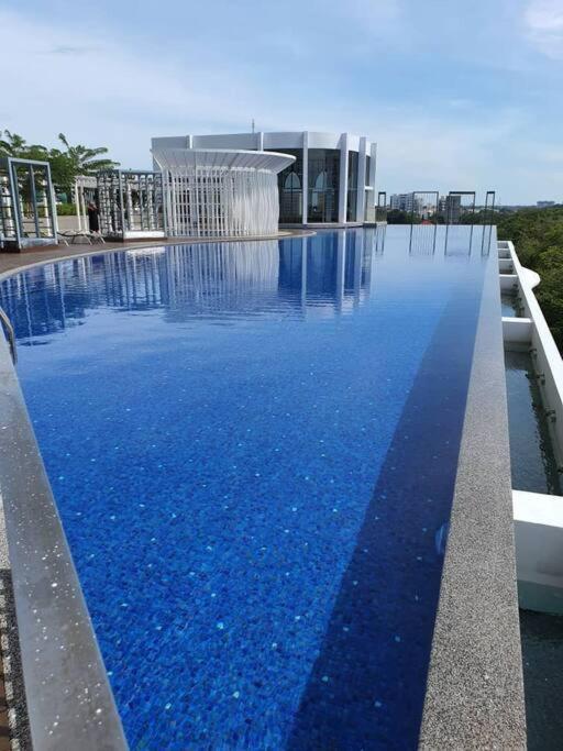 Nice Stay In Heart Of Kota Bharu@Troika,Free Wifi. Exteriör bild
